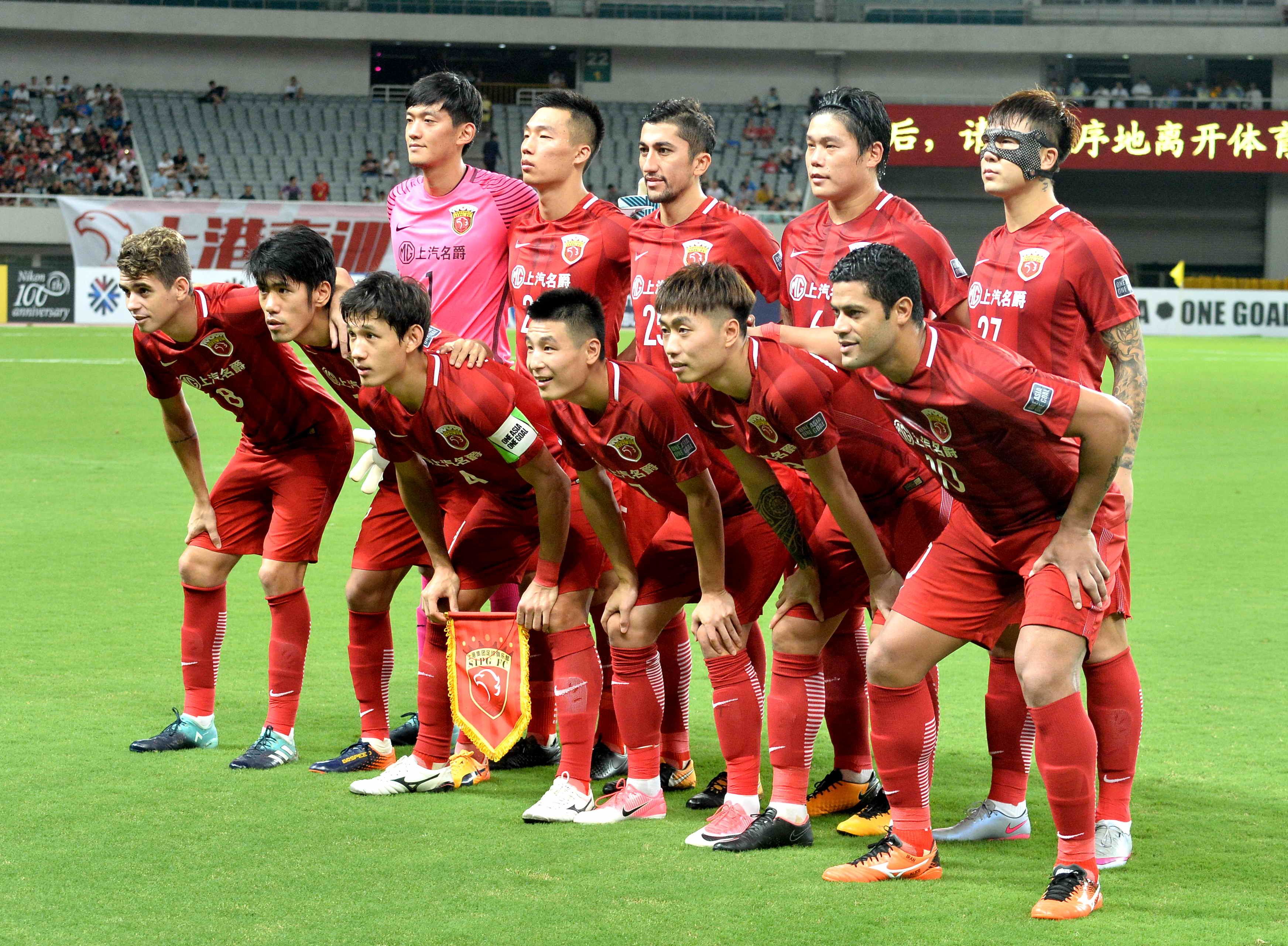 Leyu-包含上海上港胜平负占据积分榜前二位的词条