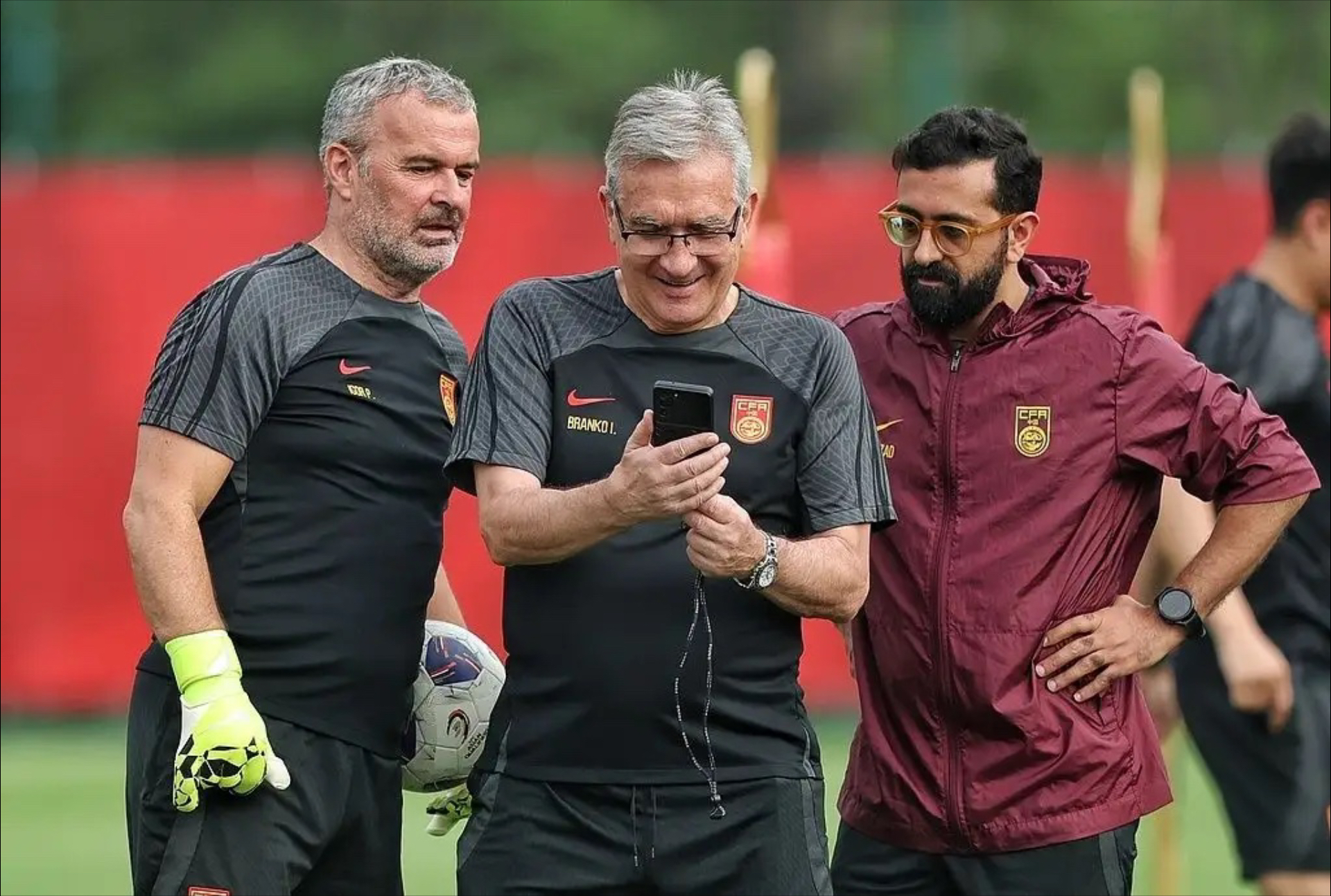 关于伊朗球队转会国内球员，备战亚冠预选赛的信息